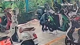 控學校毀車1800