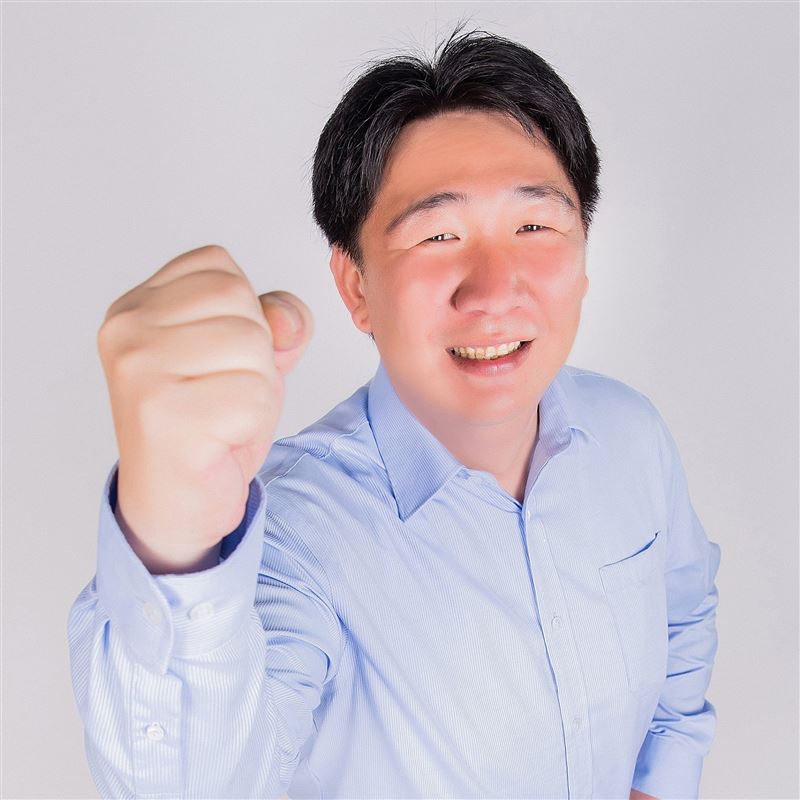 莊敬聖宣布不披掛任何政黨，參選基隆中山區市議員。（圖／翻攝自莊敬聖臉書）