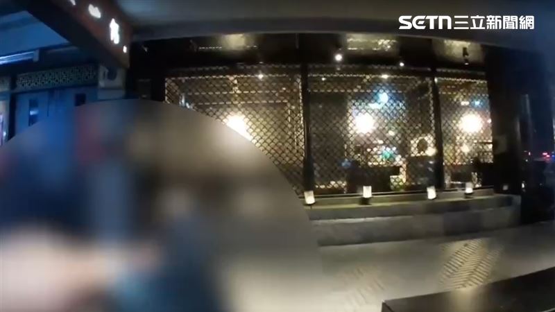 台北市中山區某火鍋店今天（28日）凌晨，發生流血糾紛。（圖／翻攝畫面）
