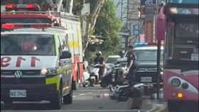 台南,消防局,安南區,遊覽車,車禍,騎士,死亡（圖／翻攝畫面）