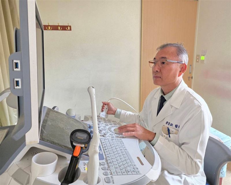 劉榮啟醫師建議，女性朋友要定期接受癌症檢查，才能早期診斷與治療，並提供存活率。（圖／大千綜合醫院提供）