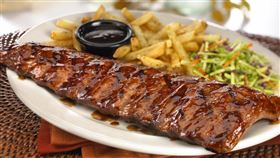 TGI FRIDAYS,炭烤豬肋排(圖／TGI FRIDAYS提供）