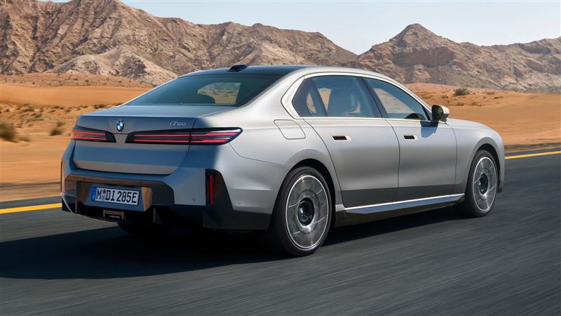 BMW大幅提高利用報廢車打造新車零件。(圖/翻攝BMW網站)