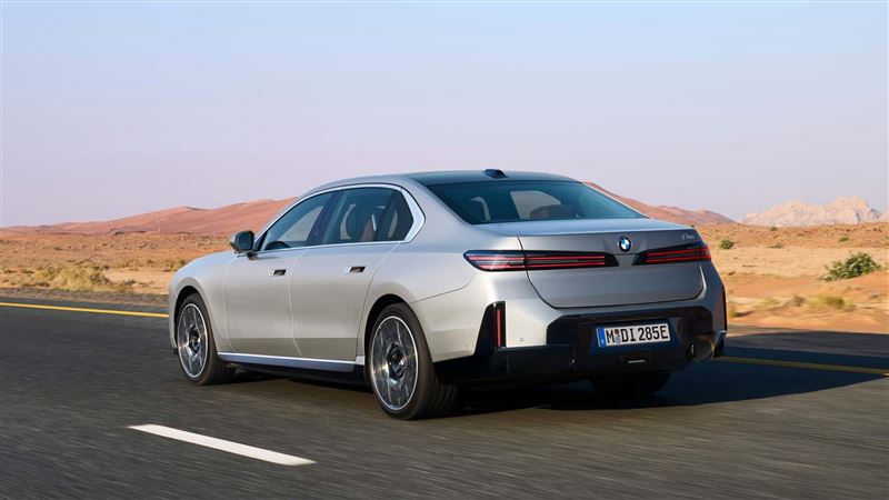 BMW大改款7系列，直接把豪華旗艦推向全新世代。（圖／翻攝BMW網站）