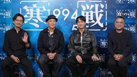 左起《寒戰1994》演員謝君豪、吳彥祖、劉俊謙，與導演梁樂民接受視訊採訪。（圖／截圖自訪問影片）  