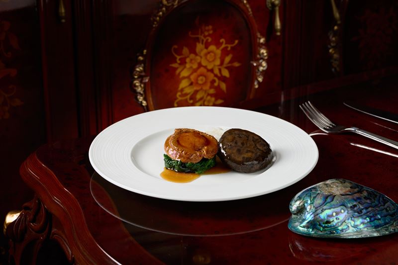 玉天璽御品極致饗宴-蠔皇吉品鮑魚尊。（圖／品牌業者提供）