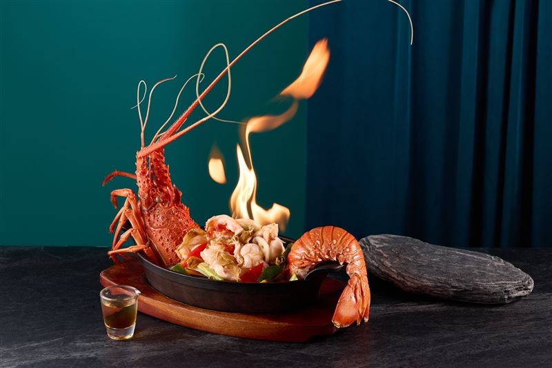 莆田端出龍蝦、牛排期間限定菜，讓媽媽大啖奢華滋味。（圖／品牌業者提供）