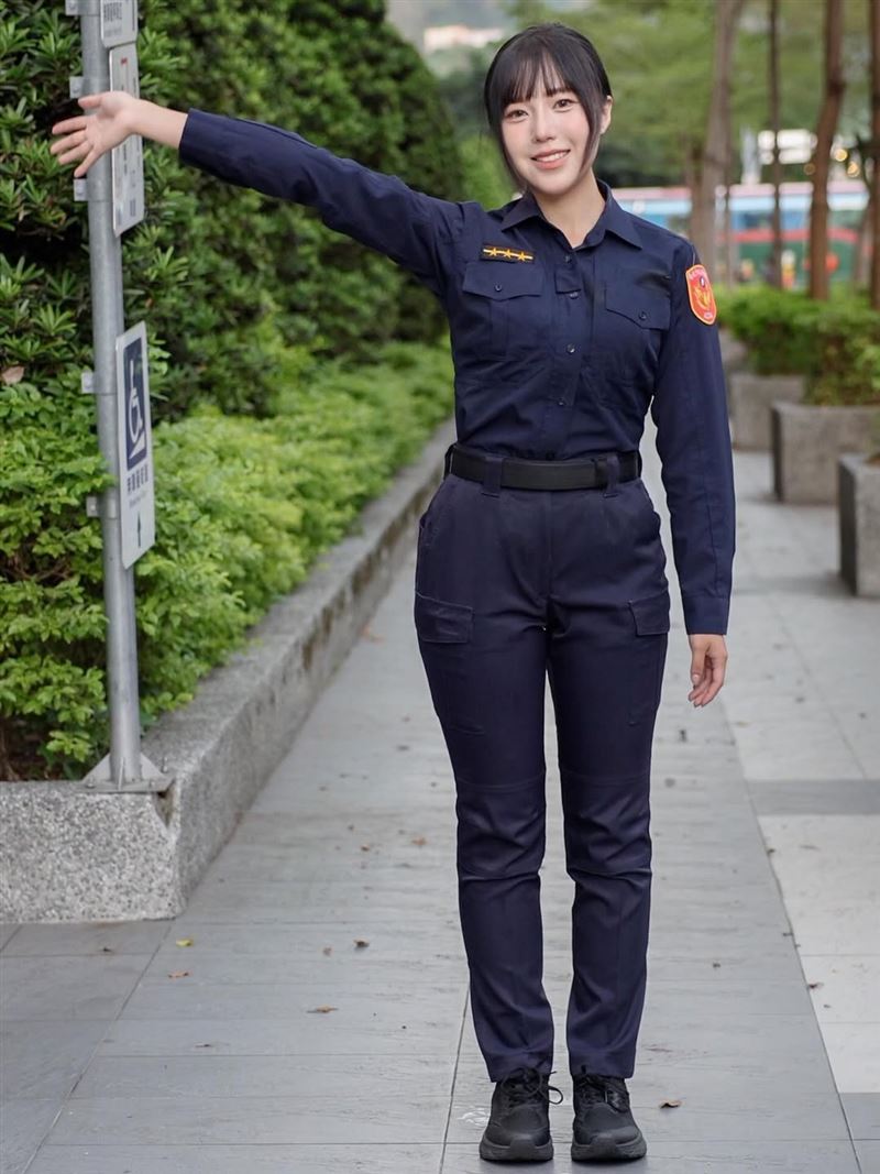 段姓女警先前入職就引起討論，如今再度掀起話題。（圖／翻攝自IG @chainxllll）