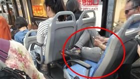 公車,讓座,長輩,學生（圖／翻攝自Threads @ce_.721）