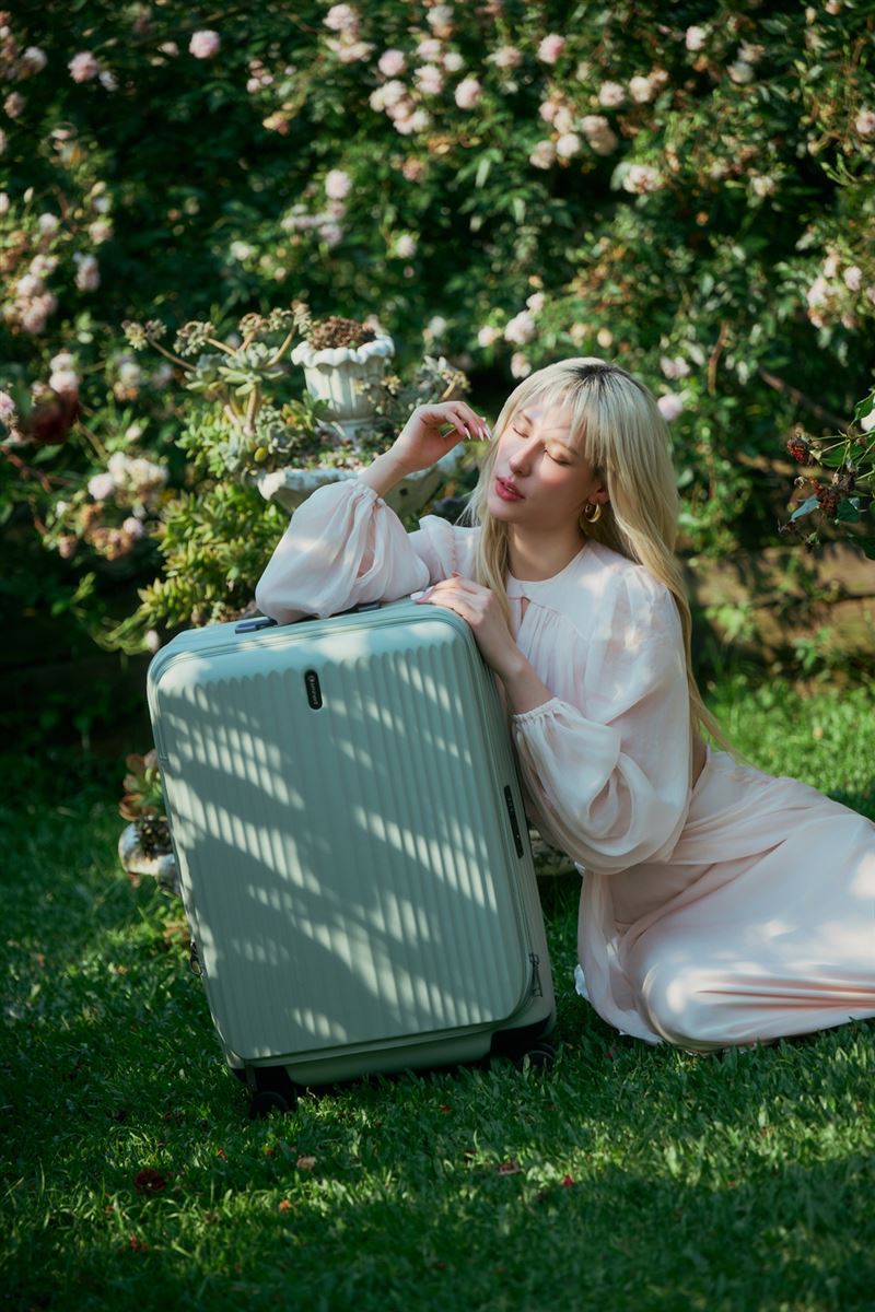 KK50-2化解旅人對移動的焦慮，放鬆將心思聚焦於精彩的旅途風景，更詮釋了極具品味的時髦感。（圖／品牌業者提供）