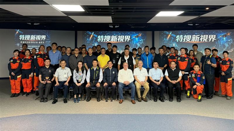 參與來賓及各縣市消防夥伴大合照。（圖／翻攝畫面）