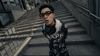 男星體內植入3根螺絲臥床　公開術後現況