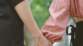 情侶分住桃園與宜蘭，遠距離戀愛面臨交通與相處考驗。（示意圖／Pixbay）