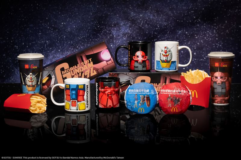 麥當勞5月6日起再加碼推出「鋼彈雙機體馬克杯組」。(圖／麥當勞提供）
