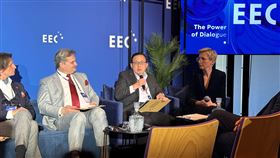 擷發科技董事長楊健盟受邀EEC 2026論壇，倡議「軟體帶動硬體」新趨勢。透過AIVO開發平台與Arculus System晶片設計服務，結合台灣半導體與波蘭軟體人才，旨在建立韌性供應鏈，讓波蘭成為歐洲Edge AI戰略樞紐。（圖／擷發科技提供） 