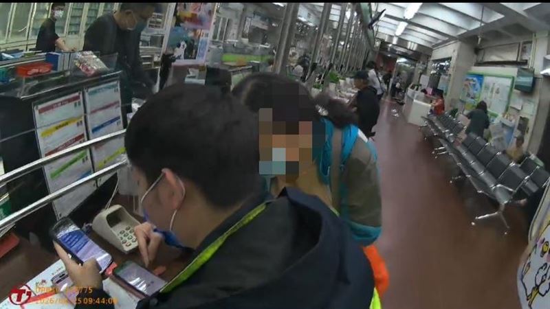 基隆呂姓婦人遭詐騙集團誘導，衝到郵局欲解除定存。（圖／翻攝畫面）