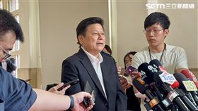 傅崐萁出席黨團大會前受訪。（圖／記者詹宜庭攝影）