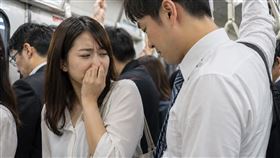 汗臭味,流汗,夏天,熱,上班族。（圖／AI製圖）
