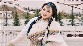 白冰冰在布達拉宮美美拍照。(圖／長興影視提供）