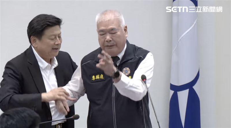 季麟連則在中常會上開砲韓國瑜、徐巧芯，遭到傅崐萁勸阻。（圖／翻攝畫面）