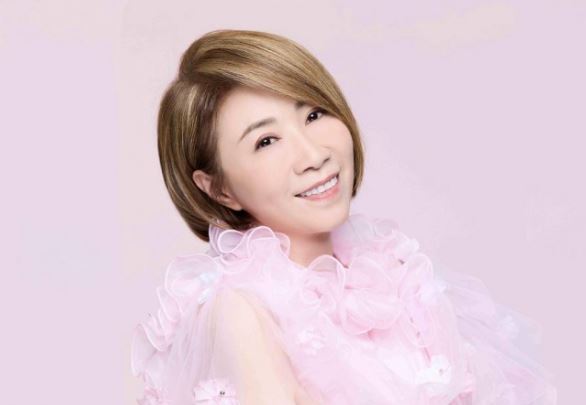 李翊君將於5月30日登上高雄流行音樂中心舉辦《翊起聽見愛》演唱會。（圖／寬宏藝術提供）