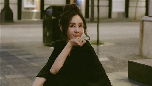 賣淫女星神隱停工　突曬婚紗照爆秘婚生子