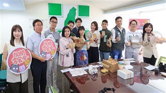 備戰台北市長　沈伯洋合體小雞辦交流會