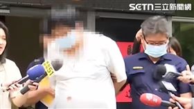 警方將游男移送，現場畫面曝光。（圖／翻攝畫面）