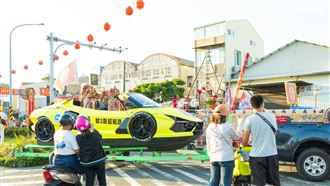 不搭神轎！五府千歲乘「遊艇超跑」巡安平