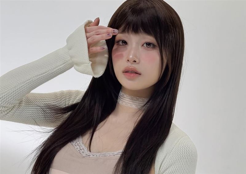 韓國女團本月少女（LOONA）出身的Chuu過去多以甜美形象示人。（圖／翻攝自IG @chuu_atrp）