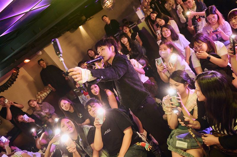 鼓鼓舉辦生日會，與歌迷一同慶生。（圖／相信音樂提供）