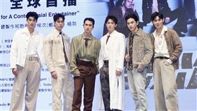 《男公館》舉行上檔記者會，張立昂、陳奕、吳思賢、羅宏正、石知田等人齊聚宣傳。（圖／記者趙于瑩攝影）