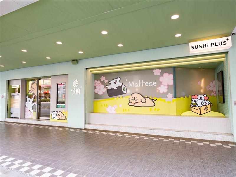 爭鮮同步於全台打造8間期間限定聯名主題店，從門口、牆面到用餐空間全面換上線條小狗設計。（圖／品牌業者提供）