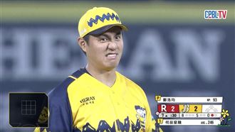 不想被換下場露鬼臉　鄭浩均和王建民對話