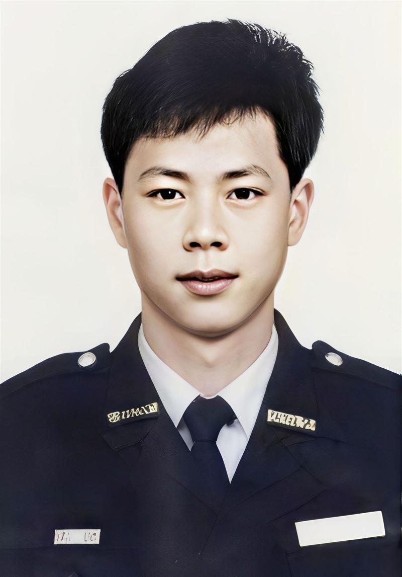 1992年台北市民生東路麥當勞炸彈案發生至今已34年，警政署日前發文悼念當年為保護民眾不幸殉職的24歲警員楊季章。（圖／翻攝自「CIB局長室」臉書）