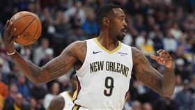 紐奧良鵜鶘隊資深中鋒小喬丹（DeAndre Jordan）榮獲2025-26賽季「特威曼-史托克斯年度最佳隊友獎」。（圖／美聯社／達志影像）