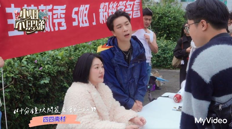 小S（左）出席限時簽名會，派翠克（右）回應網友質疑造假。（圖／台灣大哥大MyVideo提供）