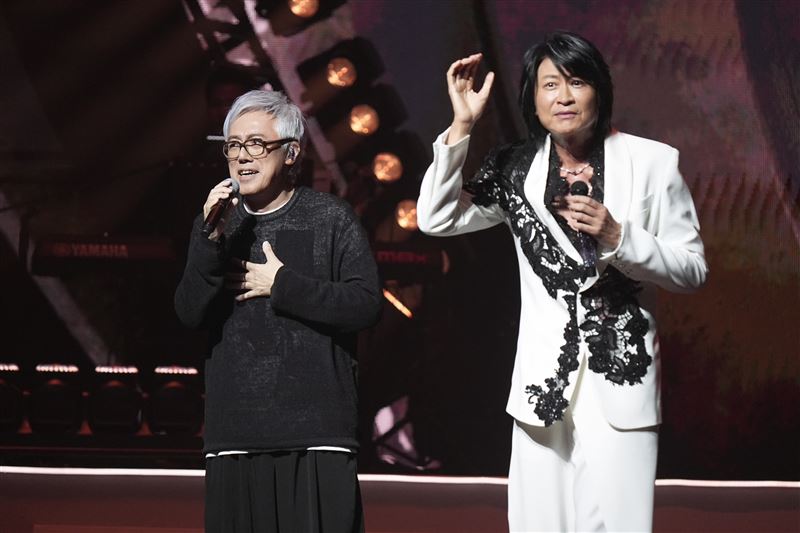 游鴻明舉辦演唱會,張宇久違登台唱歌掀暴動。(圖/記者鄭孟晃攝影)
