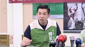 陳聖文體驗密室逃脫，過程中竟遭9公分壓克力銳片刺入腹部，差點傷及腎臟（圖／翻攝畫面）