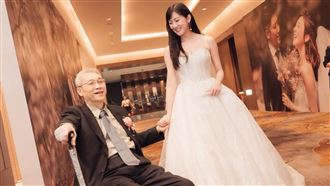 林逸欣去年急辦婚禮沖喜！爸罹癌五年病逝
