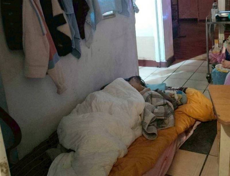 16歲高一孝女苦讀保送國立高中，為保護媽媽癲癇發作時咬斷舌頭喪命，將手伸進媽媽嘴裡被咬流血也不喊痛。（圖／翻攝自《愛的延續》公益協會臉書）