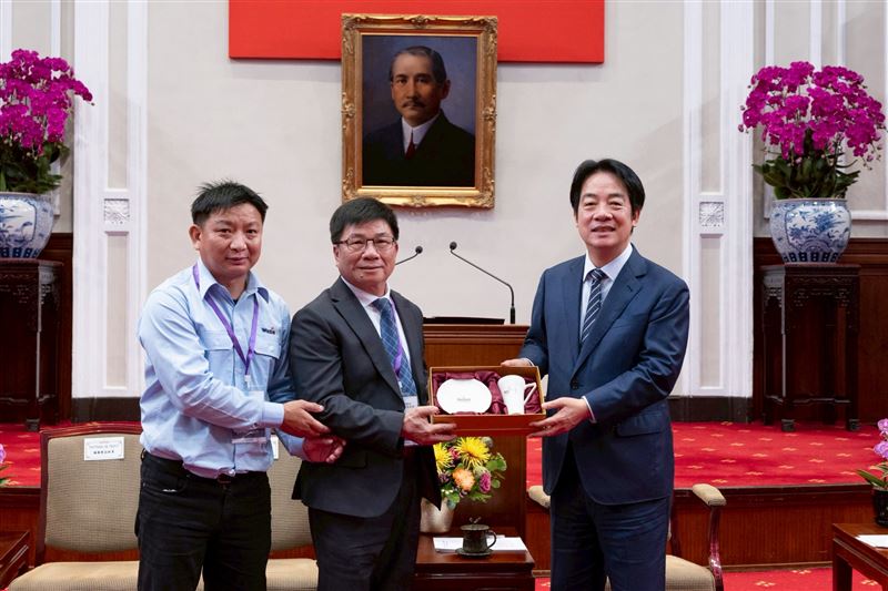 總統賴清德接見「115年全國模範勞工、全國模範移工及其眷屬或陪同人員」（圖／總統府提供）