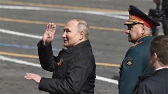 普丁哭了！閱兵零武器　CNN揭俄背後慘況