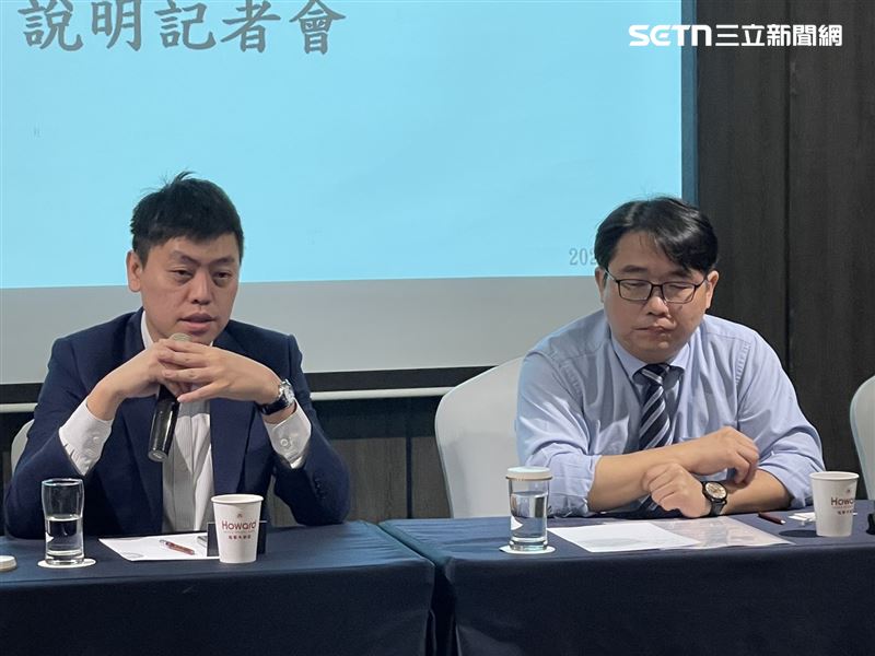 律師陳建州（右）與總經理沈吉勇（左）親上火線說明事件發生始末。（圖／記者洪正達攝影）