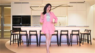 楊小黎首度擔任製作人。(圖／客家電視台提供）