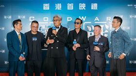 《寒戰1994》香港首映會派對，左起郭富城、導演梁樂民、梁家輝、監製江志強、劉德華。（圖／華映娛樂提供） 