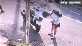 育平派出所,遊覽車,安平,台南,安南區,遊覽車,車禍,女警（圖／翻攝畫面）