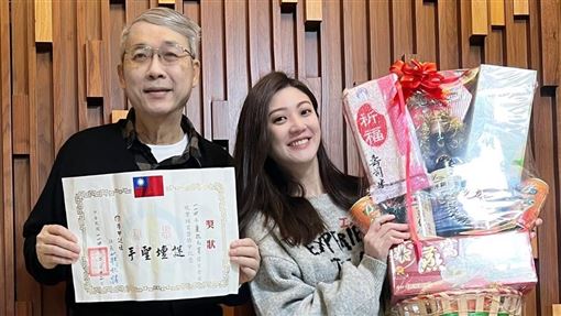 名醫父抗癌5年辭世！林逸欣淚別診所熄燈