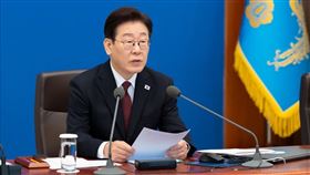 李在明呼籲勞工別提不當要求。（圖／翻攝自李在明臉書）