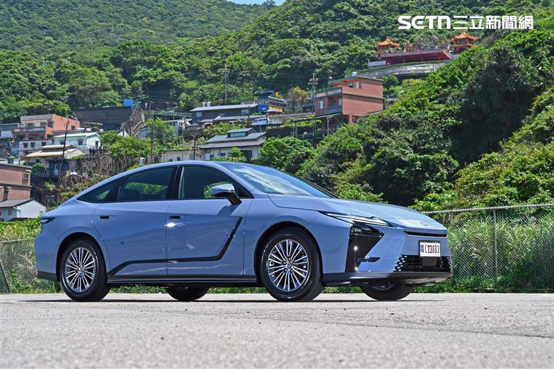 Lexus ES頂級版。（圖／記者鍾釗榛攝影）